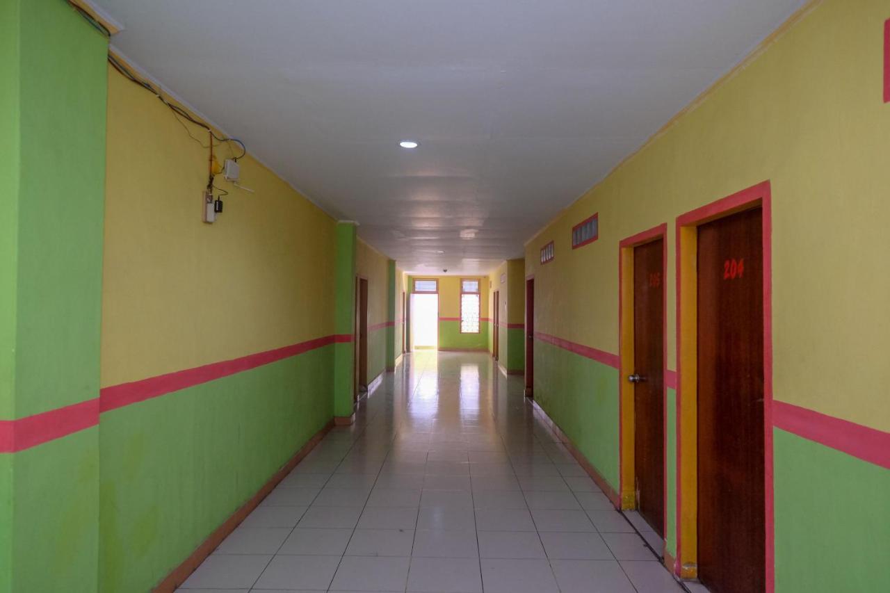 Reddoorz Near Pelabuhan Nusantara Parepare Exterior foto